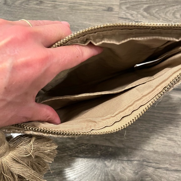 Jute striped wristlet bag - Picture 3 of 5